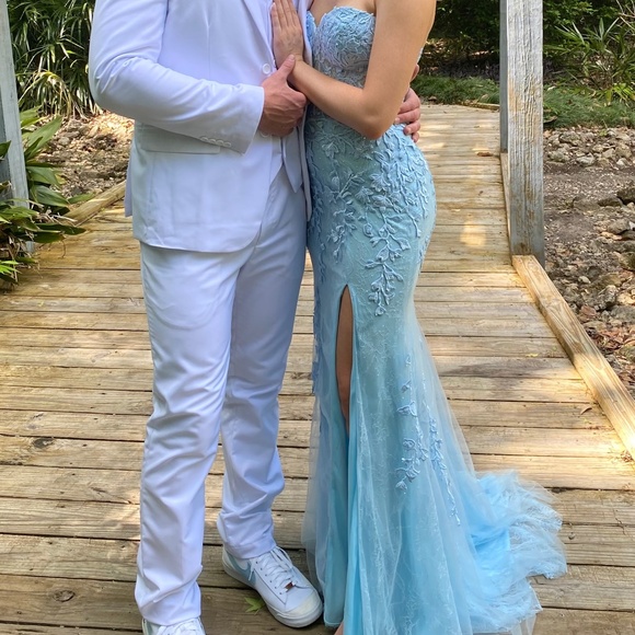 Lt blue prom/bridal/special occasion dress - Size 2 - Picture 1 of 6